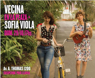 Vecina junto a Sofía Viola