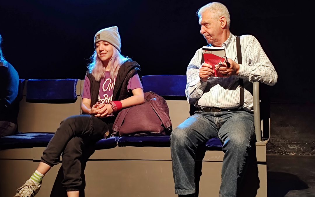 «Bajo el asfalto» en Teatro El Ópalo